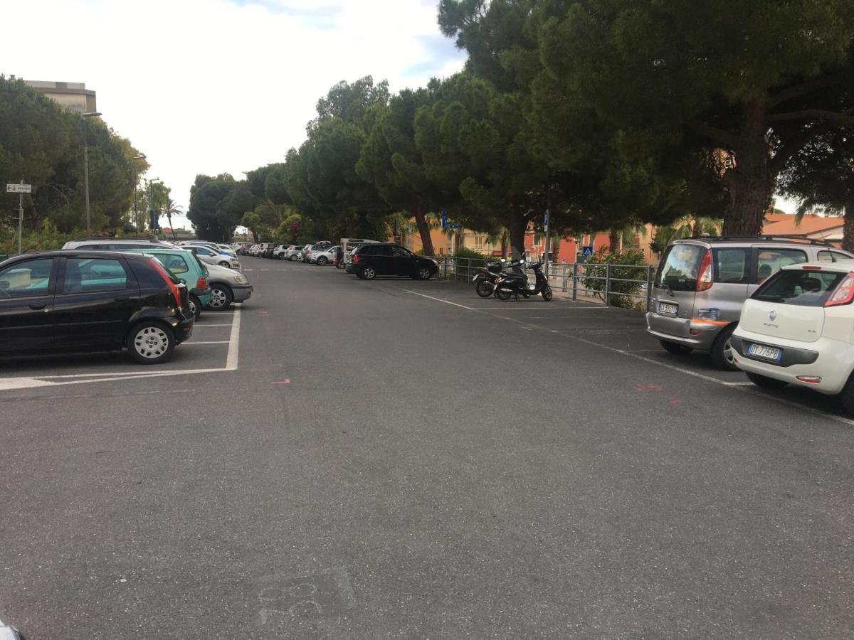 Appartamento - Terrazzo Vivibile Vista Mare, Wi-Fi Gratuito Vallecrosia Eksteriør billede