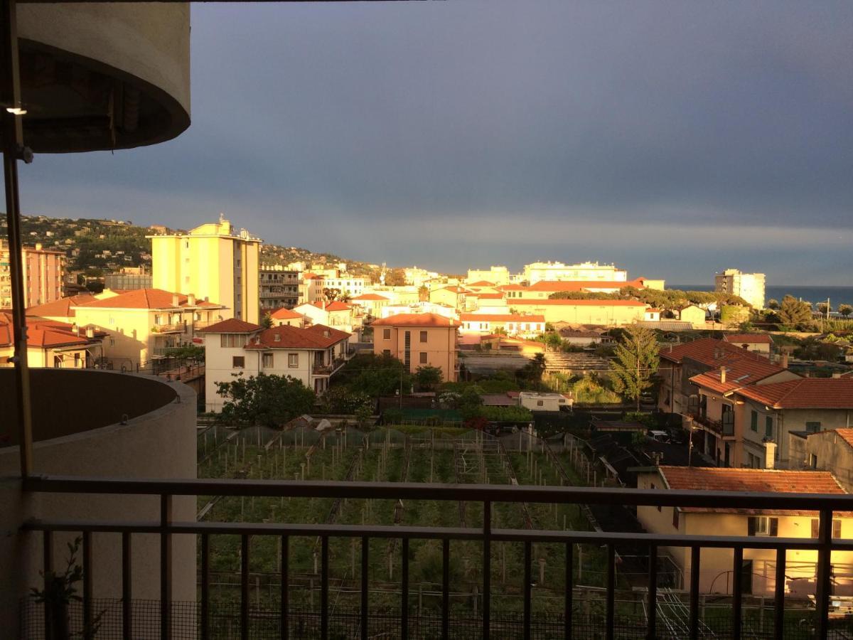 Appartamento - Terrazzo Vivibile Vista Mare, Wi-Fi Gratuito Vallecrosia Eksteriør billede