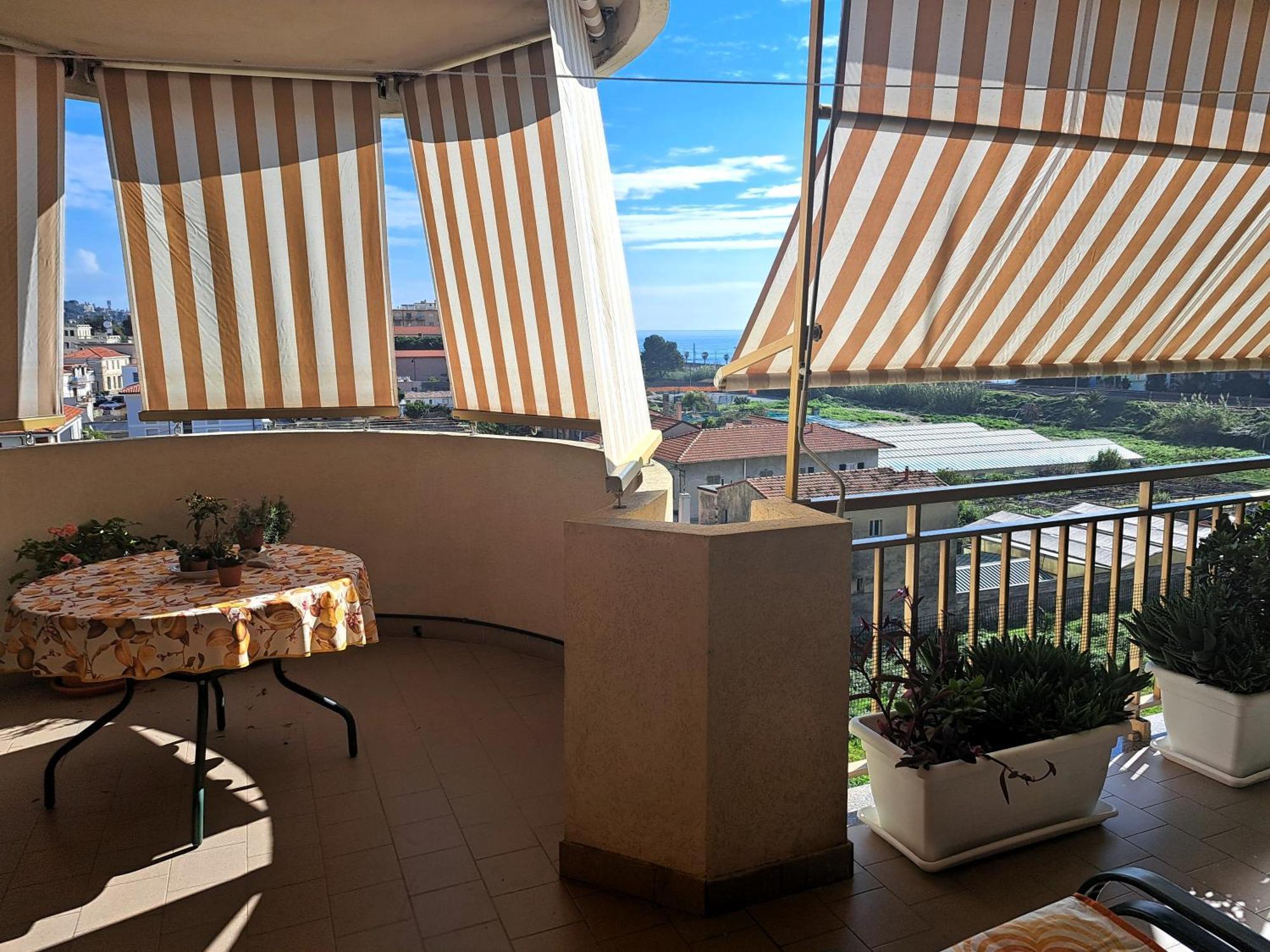 Appartamento - Terrazzo Vivibile Vista Mare, Wi-Fi Gratuito Vallecrosia Eksteriør billede